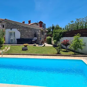  Ferienhaus Istrska Kamnita Hisa Soncni